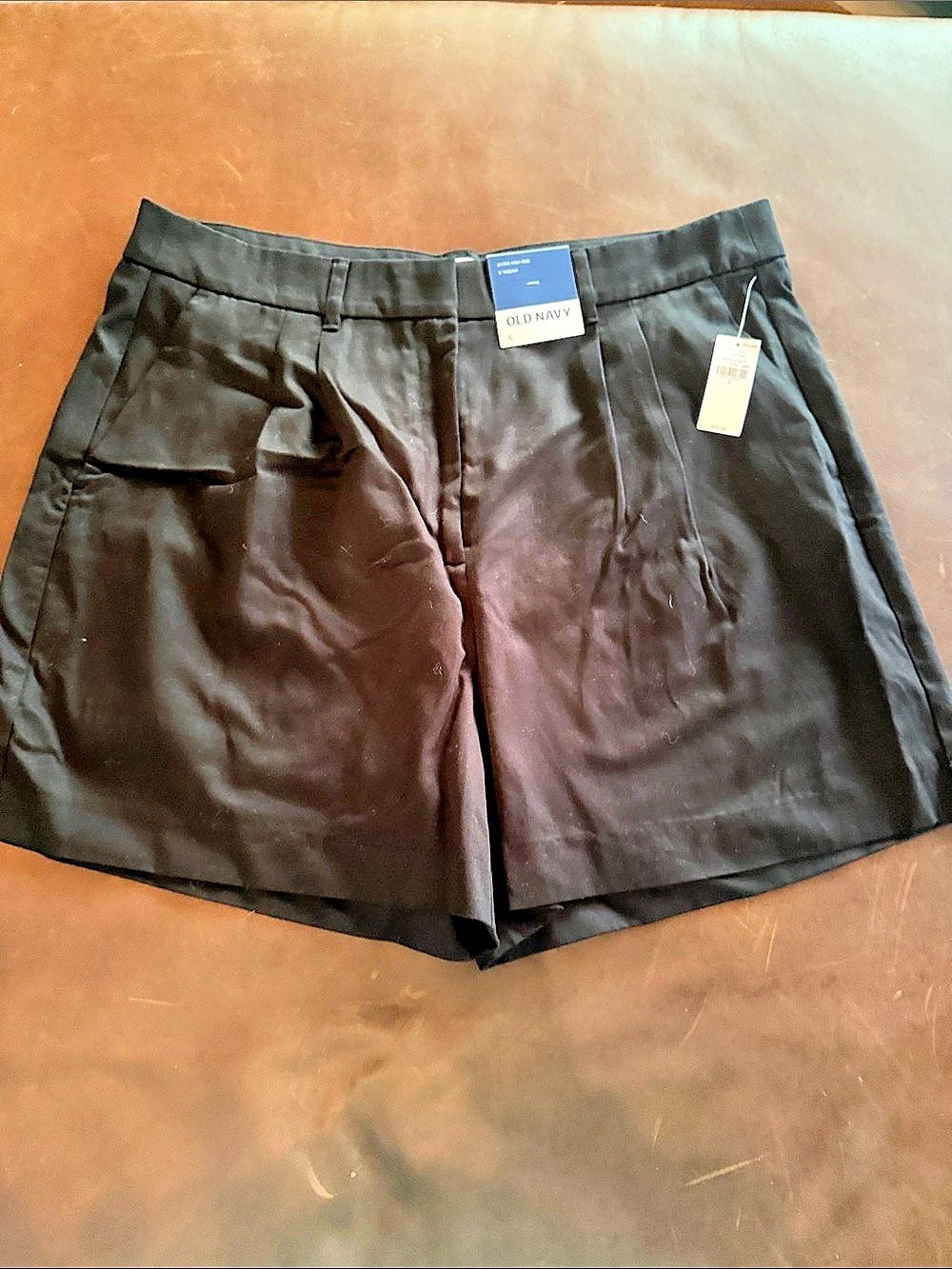 Old Navy Extra High-Rise 5-Inch Pleated Twill Shorts Black Large